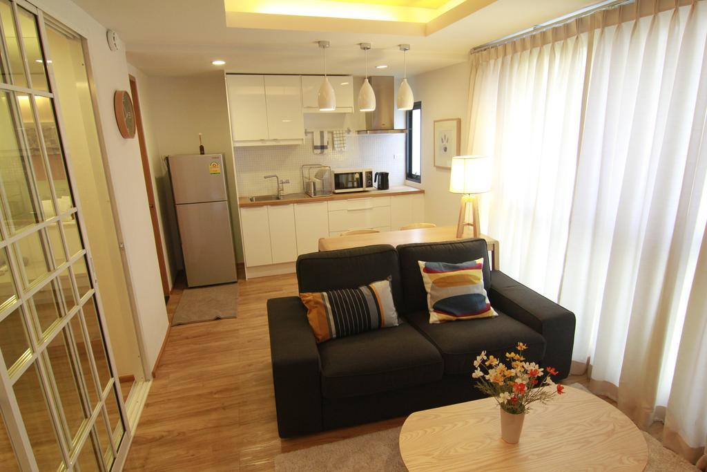 S Bloc Saladaeng Bed & Breakfast Bangkok Luaran gambar
