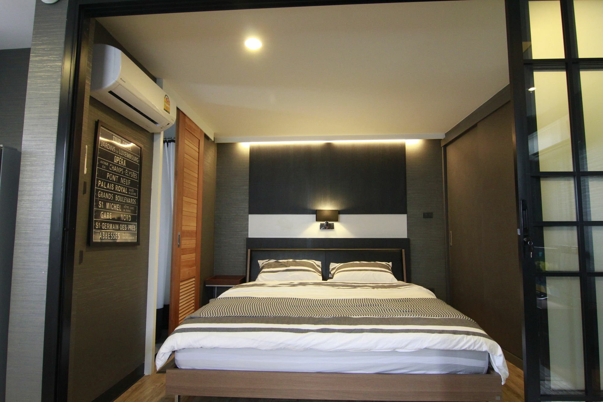 S Bloc Saladaeng Bed & Breakfast Bangkok Luaran gambar